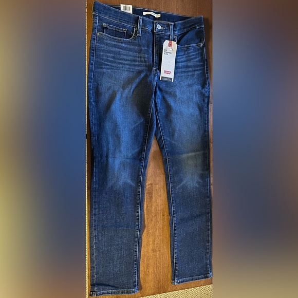 Brand new Levi’s 312 Shaping Slim women’s Jeans. Med/dark wash. Size 30/30. - Picture 5 of 8